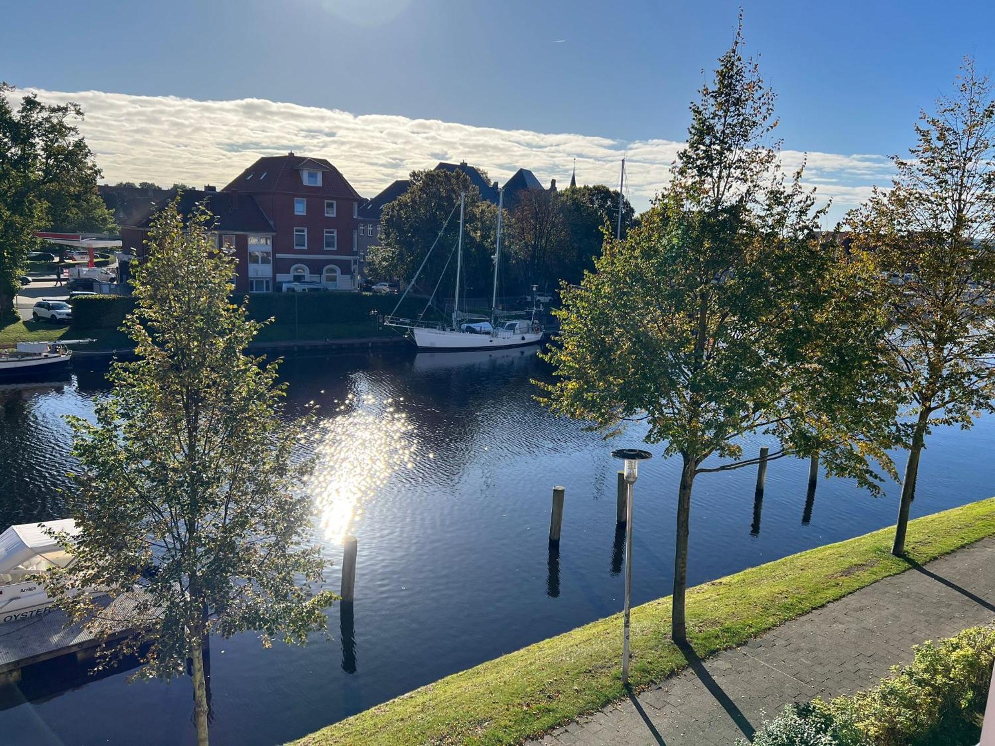 Gemuetliches Studio Im Stadtkern Mit Kanalblick エムデン エクステリア 写真